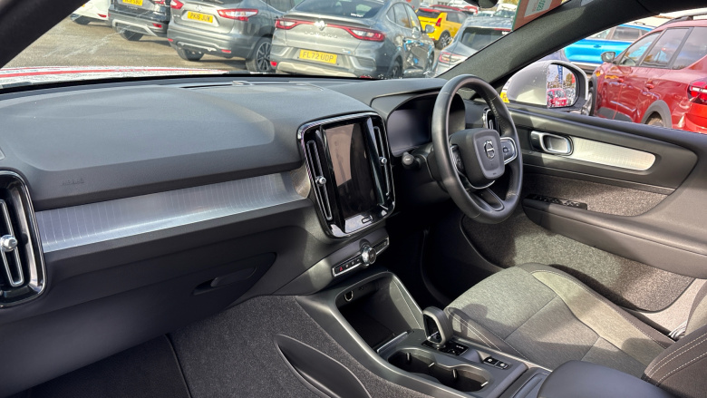 Volvo Xc40 2.0 B4P Momentum 5dr Auto [7 speed] Petrol Estate